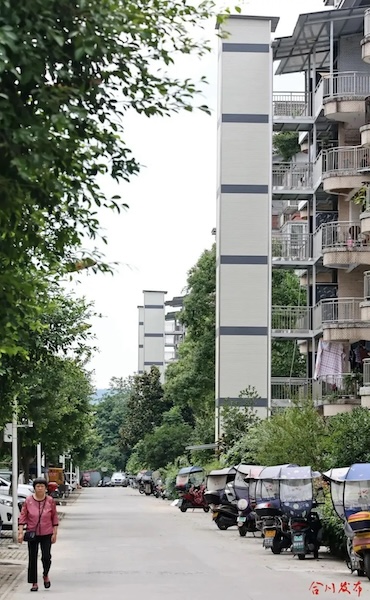 教師村小區(qū)新加裝的電梯。合川發(fā)布供圖