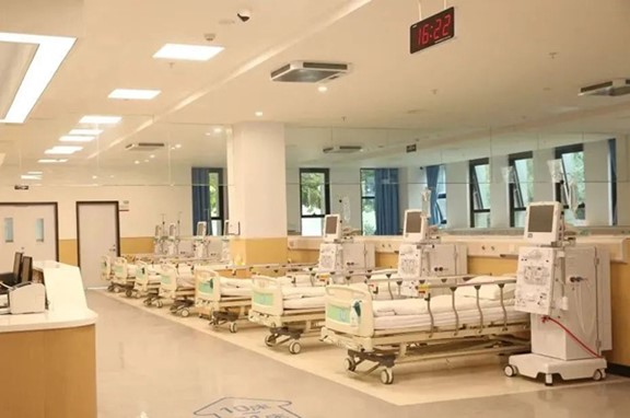 松山醫(yī)院血液凈化中心。重慶松山醫(yī)院供圖