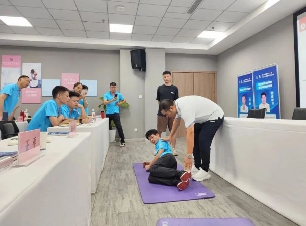 實(shí)操現(xiàn)場。重慶道格骨科醫(yī)院供圖