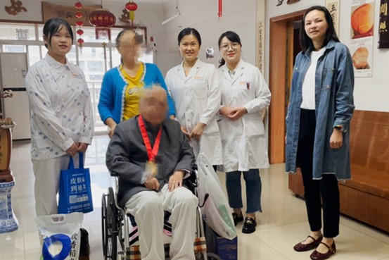 活動(dòng)現(xiàn)場(chǎng)。重慶迪邦皮膚病醫(yī)院供圖