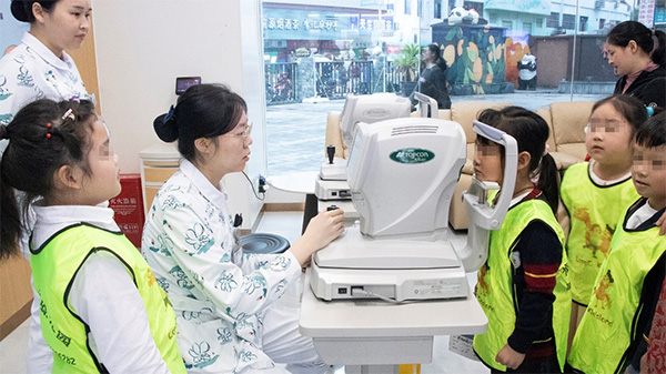 活動(dòng)現(xiàn)場(chǎng)。華廈渝州眼科醫(yī)院供圖