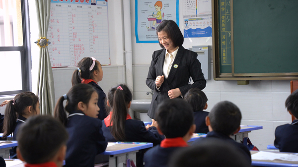 課堂教學中的楊君玲。受訪者供圖