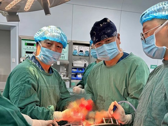 手術中。重慶松山醫(yī)院供圖