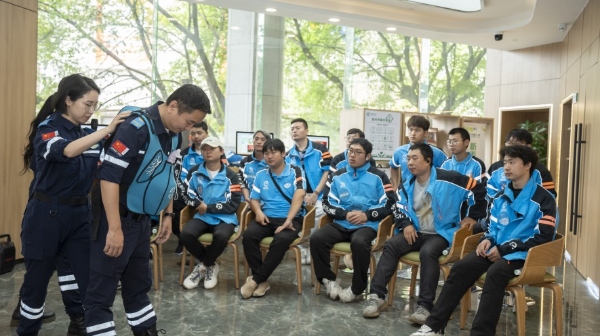 客戶體驗中心開展“服務(wù)新市民 國壽伴你行”活動。中國人壽壽險重慶市分公司供圖