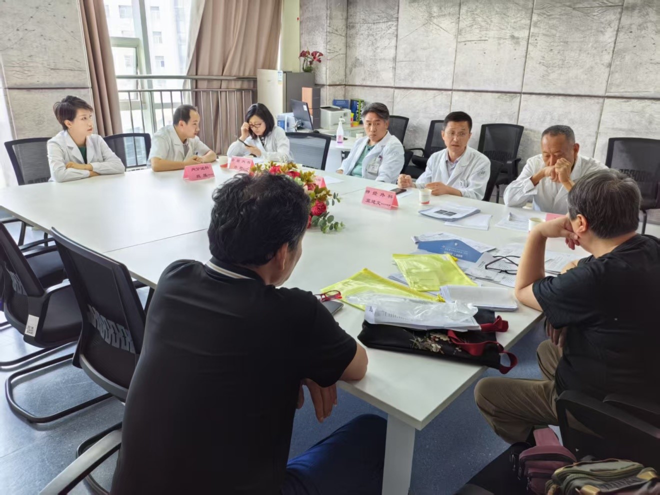 線上多學科會診現(xiàn)場。重慶醫(yī)科大學附屬第三醫(yī)院（方大醫(yī)院）供圖