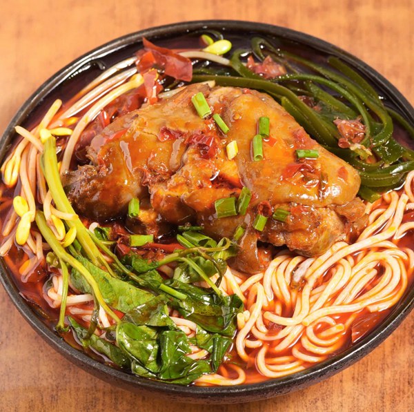 李米線泡椒蹄花米線。渝北區(qū)商務(wù)委供圖