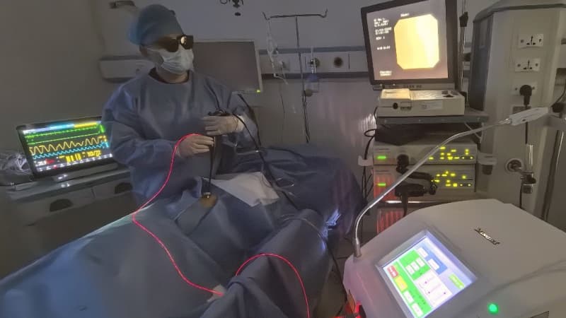 手術(shù)中。新橋醫(yī)院供圖