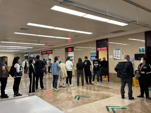 大量“雷暴哮喘”患者在急診就診。重醫(yī)附二院供圖