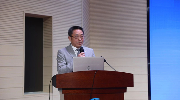 楊鷹發(fā)表致辭。重慶西區(qū)醫(yī)院供圖