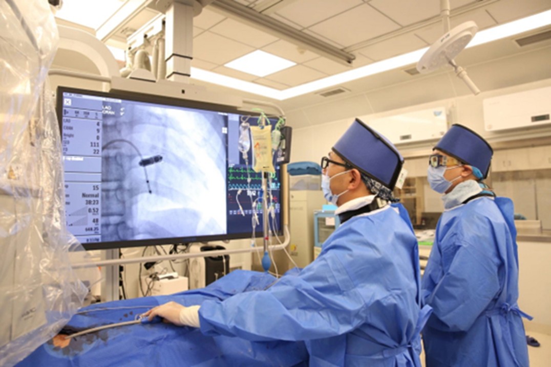 手術(shù)現(xiàn)場(chǎng)。重慶松山醫(yī)院供圖