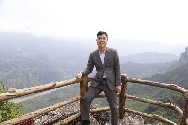 古力在白馬山留影。武隆區(qū)委宣傳部供圖