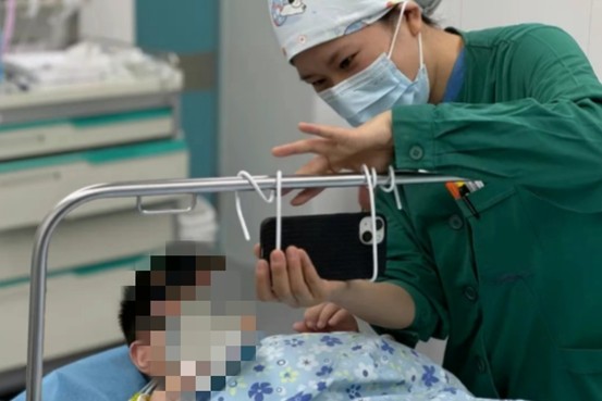 人文關(guān)懷實(shí)踐。重慶西區(qū)醫(yī)院供圖