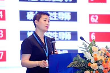 張瑤課題演講現(xiàn)場。重慶醫(yī)科大學附屬第三醫(yī)院（方大醫(yī)院）供圖