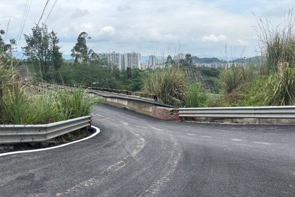 新石村新寶路建設(shè)后。洛磧鎮(zhèn)供圖