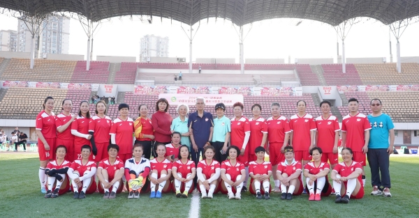 隊(duì)員合影。墊江縣融媒體中心供圖