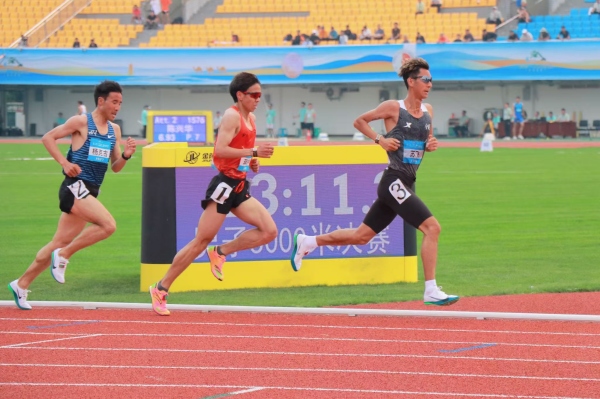 男子5000米決賽。胥世鵬攝