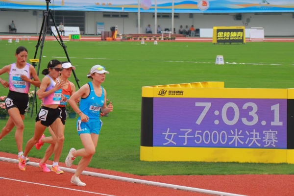 女子5000米決賽。胥世鵬攝