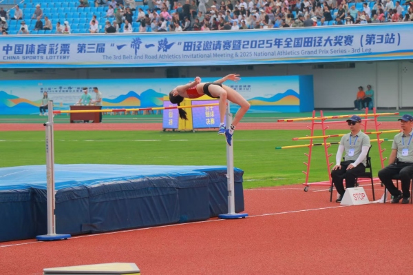 女子跳高決賽。胥世鵬攝