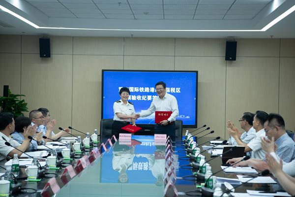 工作現(xiàn)場(chǎng)。李坤倫攝