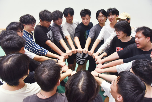 心理素質(zhì)拓展活動。重慶工程職業(yè)技術學院供圖