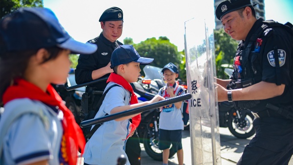 活動(dòng)現(xiàn)場。南岸區(qū)公安分局供圖
