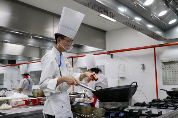 中式面點(diǎn)比賽現(xiàn)場(chǎng)。胥世鵬攝