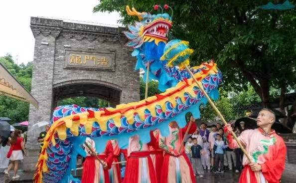 現(xiàn)場文化活動。龍門浩老街供圖