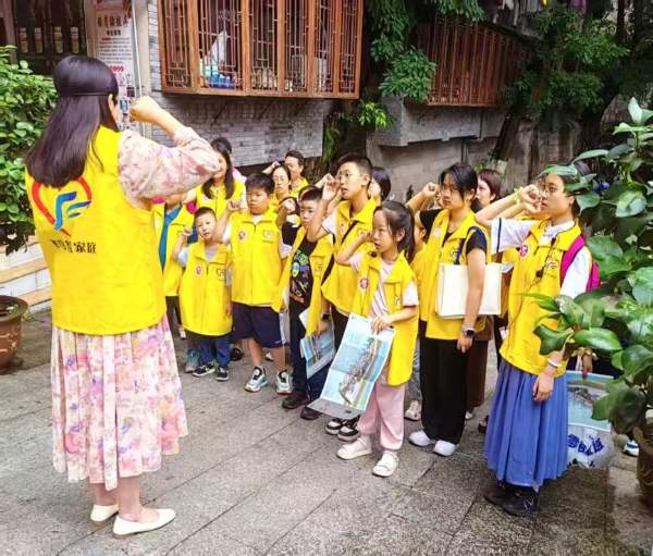 小小志愿者宣誓?；顒?dòng)主辦方供圖