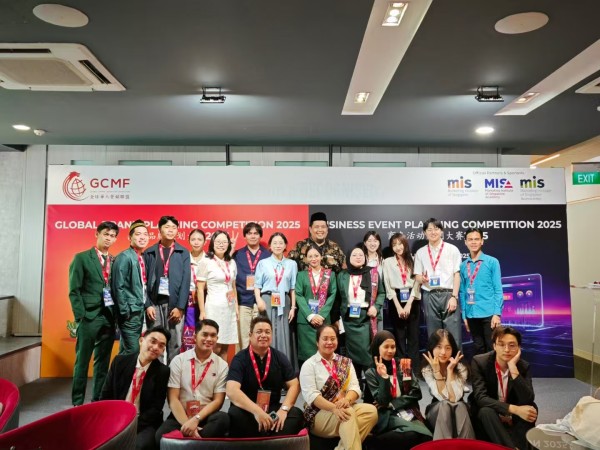 重慶城市科技學(xué)院參賽選手。重慶城市科技學(xué)院供圖