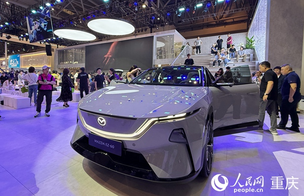 車(chē)展現(xiàn)場(chǎng)。人民網(wǎng)記者 胡虹攝