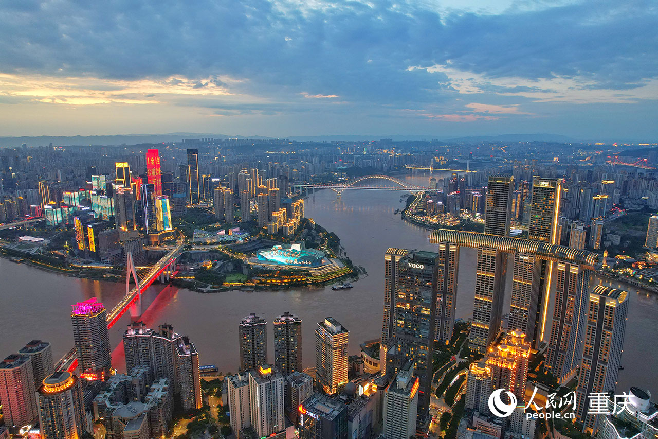 重慶兩江夜景。人民網(wǎng) 鄒樂攝