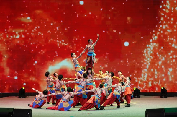 文藝演出現(xiàn)場(chǎng)。活動(dòng)主辦方供圖