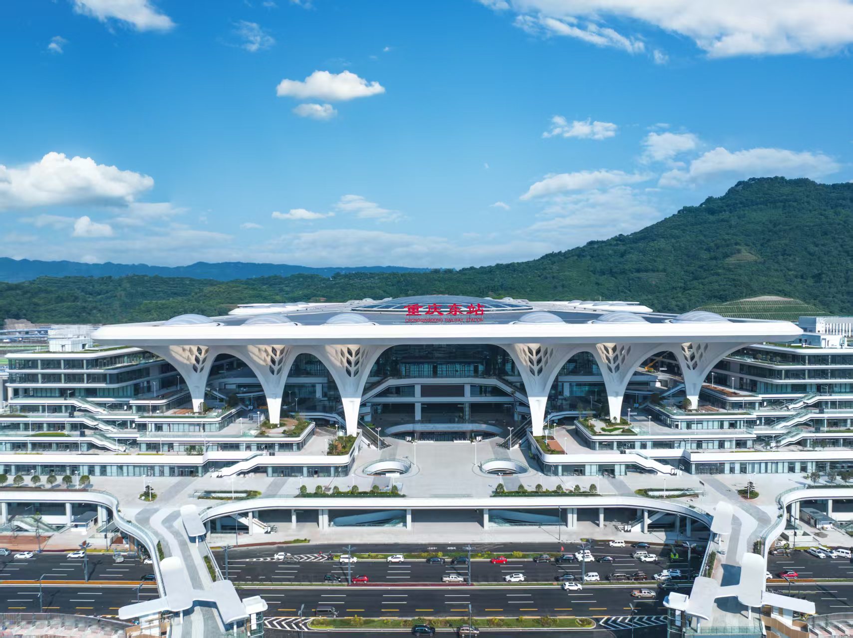 俯瞰重慶東站。唐安冰攝