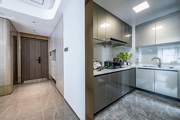 中綠江州樣板間實(shí)景圖，非交付標(biāo)準(zhǔn)，拍攝于2024年8月。中國(guó)綠發(fā)重慶公司供圖