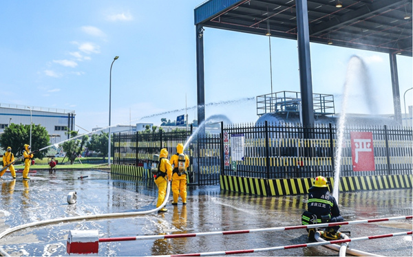 應(yīng)急救援演練現(xiàn)場(chǎng)。江北區(qū)市場(chǎng)監(jiān)督管理局供圖