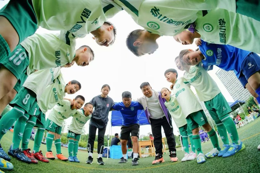 在博皓運動中心舉辦的青少年足球賽。受訪者供圖