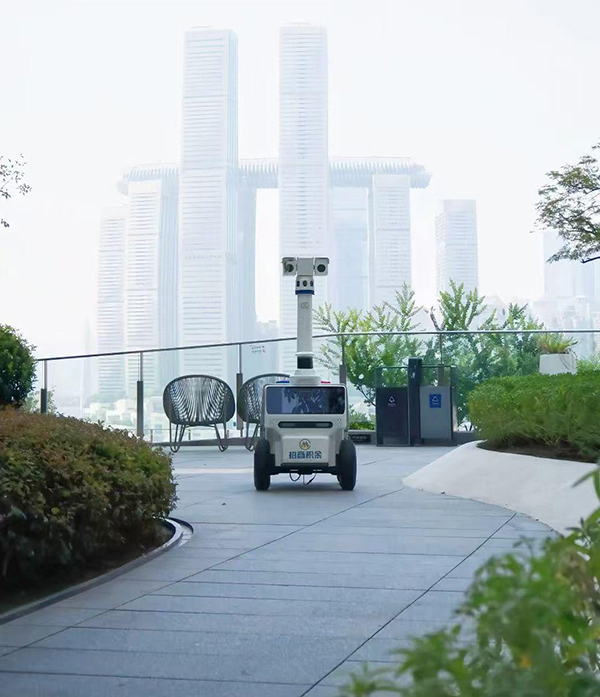 “招小巡” 智能化巡檢設(shè)備在重慶落地。招商積余重慶公司供圖