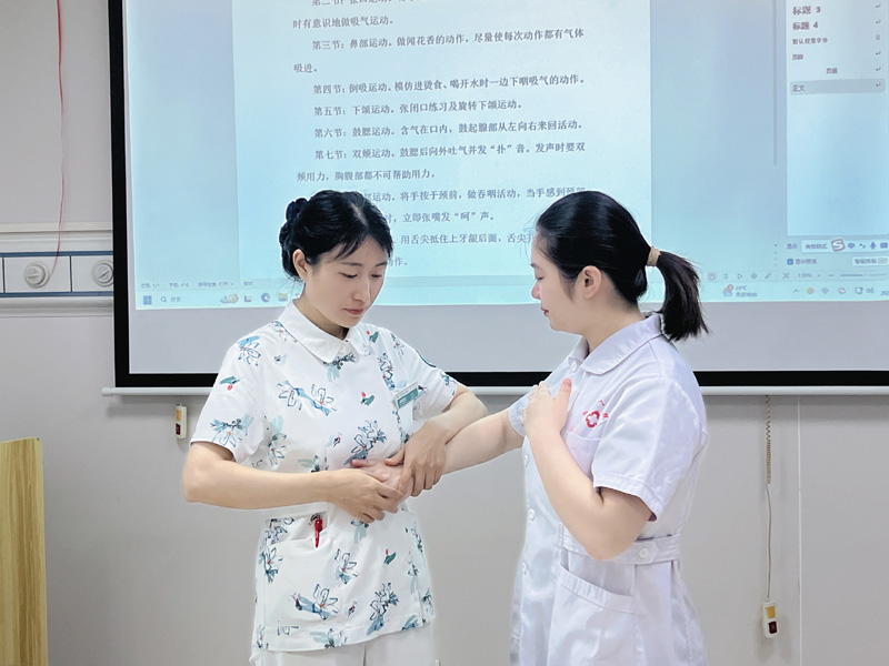 第一期食管發(fā)音訓(xùn)練師培訓(xùn)班開班。