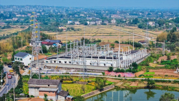 110千伏高峰變電站。國(guó)網(wǎng)重慶墊江供電公司供圖