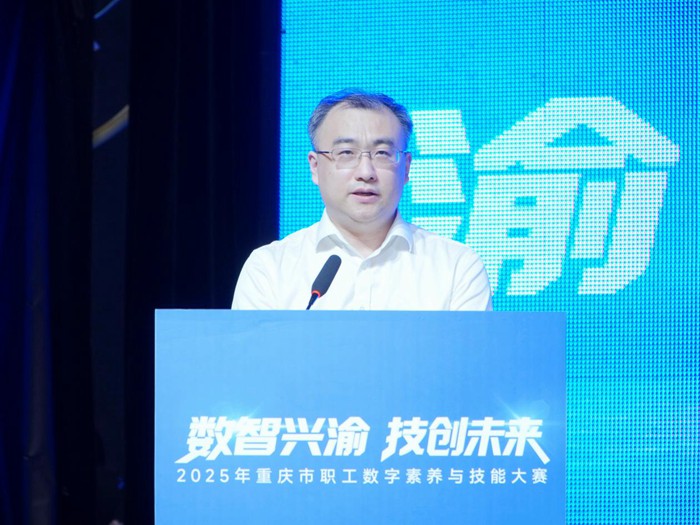 市總工會副主席楊懿作總結發(fā)言 周子貴/攝