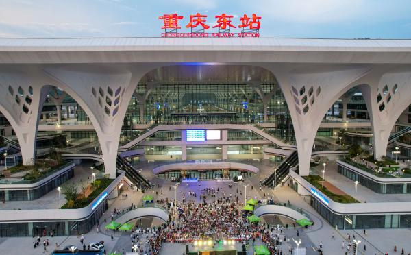 “長生山歌之趨野歌會”在重慶東站舉行。崔景印攝