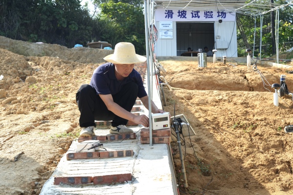 滑坡試驗場現(xiàn)場。陳欣薇攝