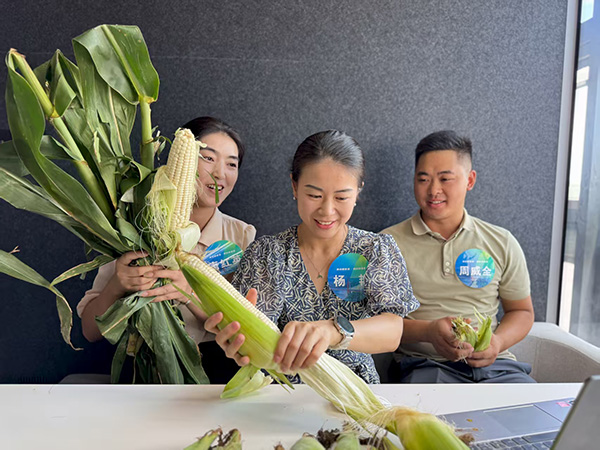 潼南本土新農(nóng)人參加直播帶貨培訓(xùn)。重慶電力高等?？茖W(xué)校供圖