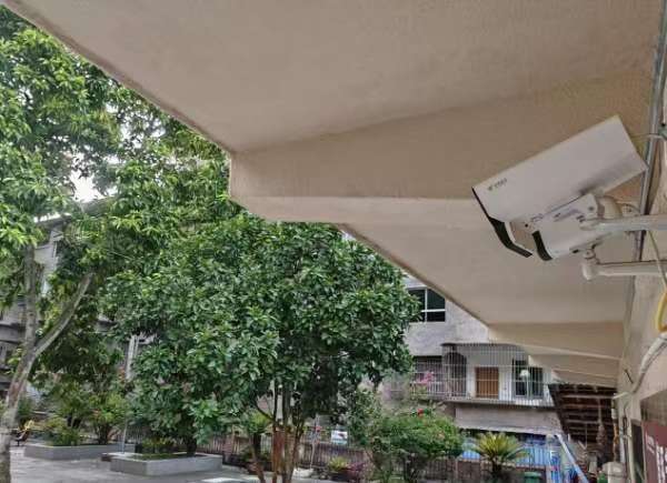 安裝在養(yǎng)老院的AI監(jiān)控。中國電信供圖