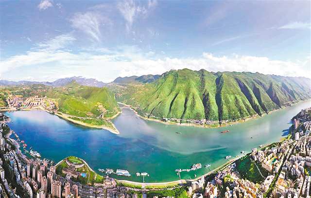 巫山縣長江三峽巫峽口景美如畫（無人機照片）。特約攝影 王忠虎/視覺重慶