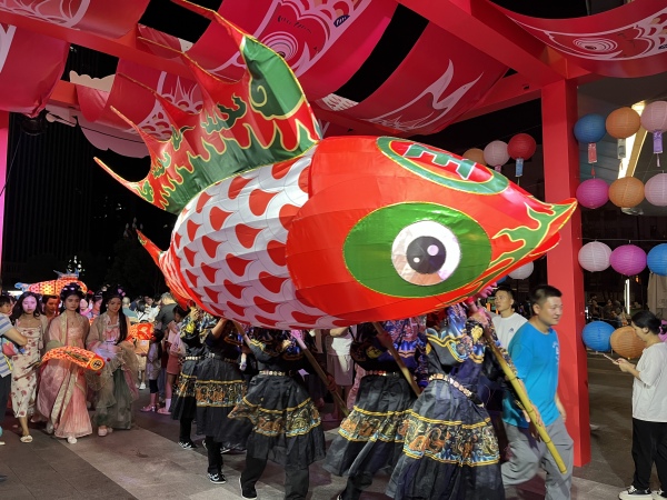 非遺魚燈巡游。受訪者供圖