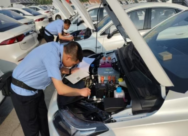 獲贈錦旗。巴南區(qū)公安分局交通管理支隊(duì)供圖