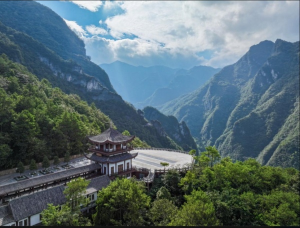 武陵山大裂谷。涪陵武陵山旅游開發(fā)有限公司供圖