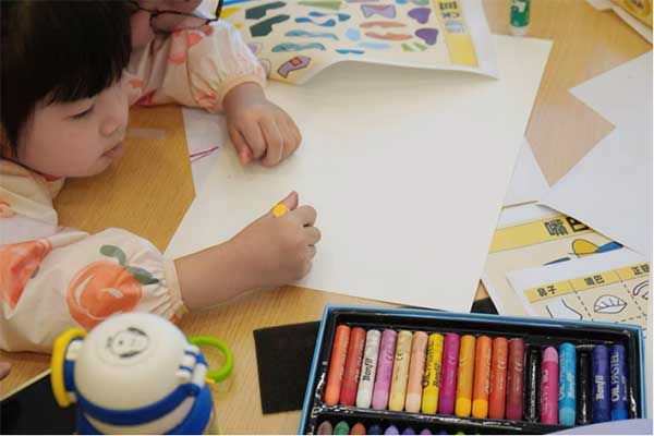 創(chuàng)意自畫像。竹林社區(qū)學院供圖