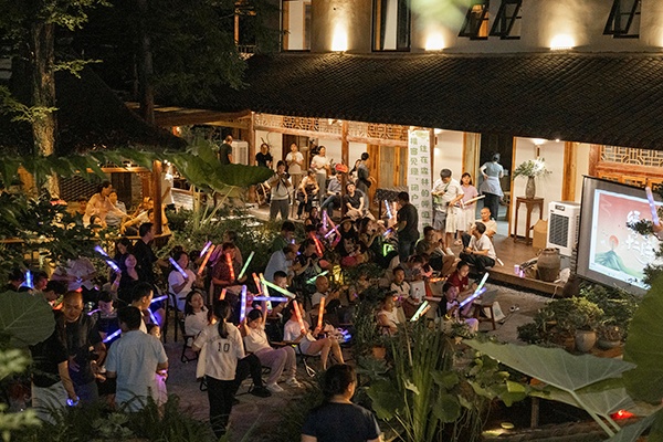 “縉云之聲”鄉(xiāng)村音樂會在縉閑居舉辦。主辦方供圖